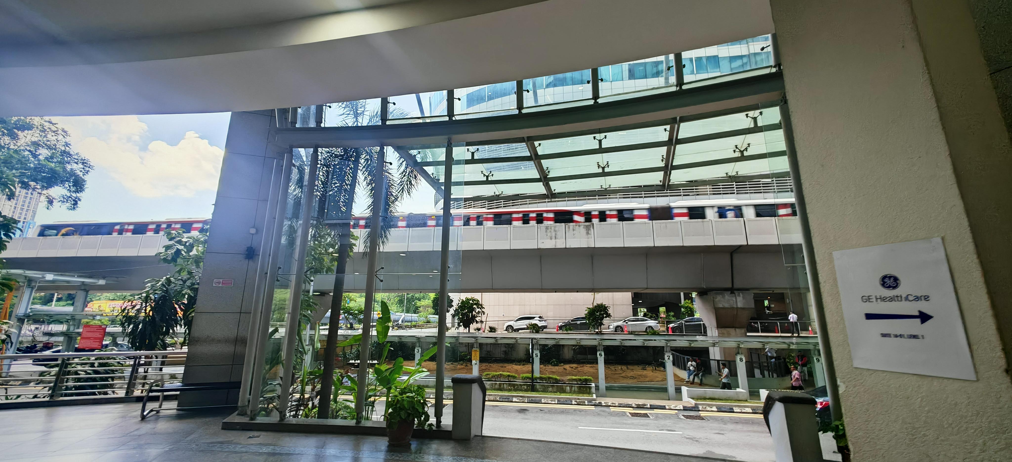 Plaza Sentral image