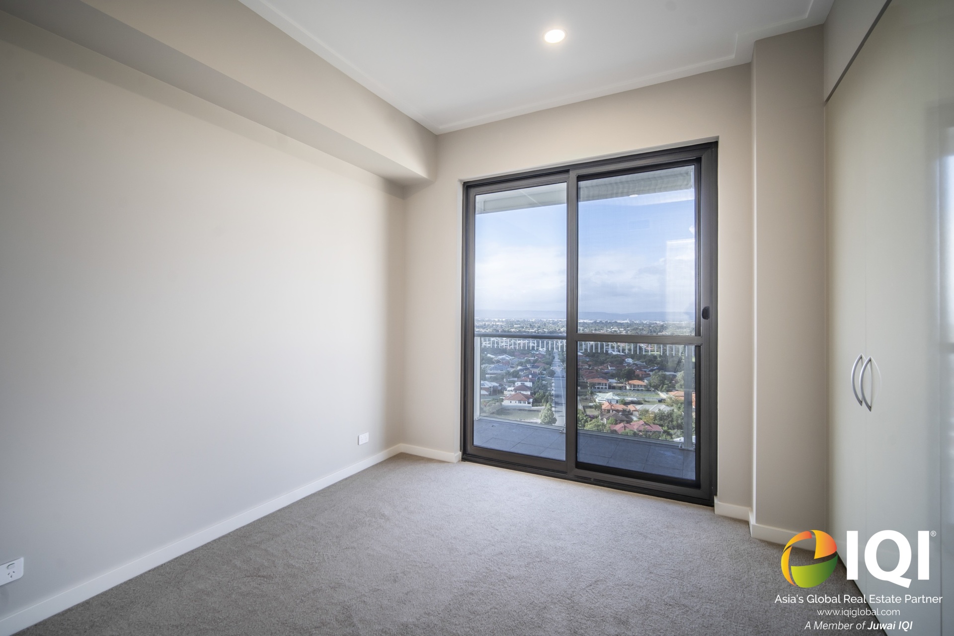 Sophisticated Urban Living with Sunrise Views image