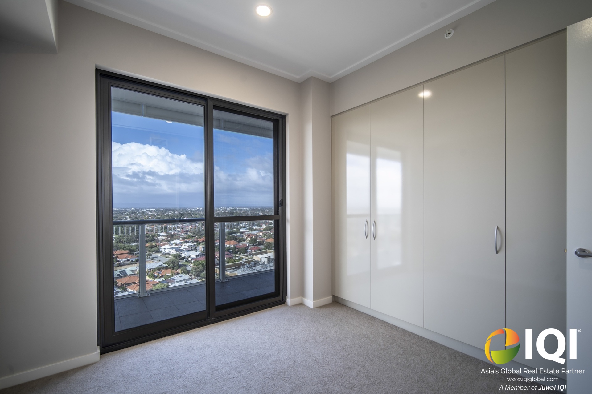 Sophisticated Urban Living with Sunrise Views image