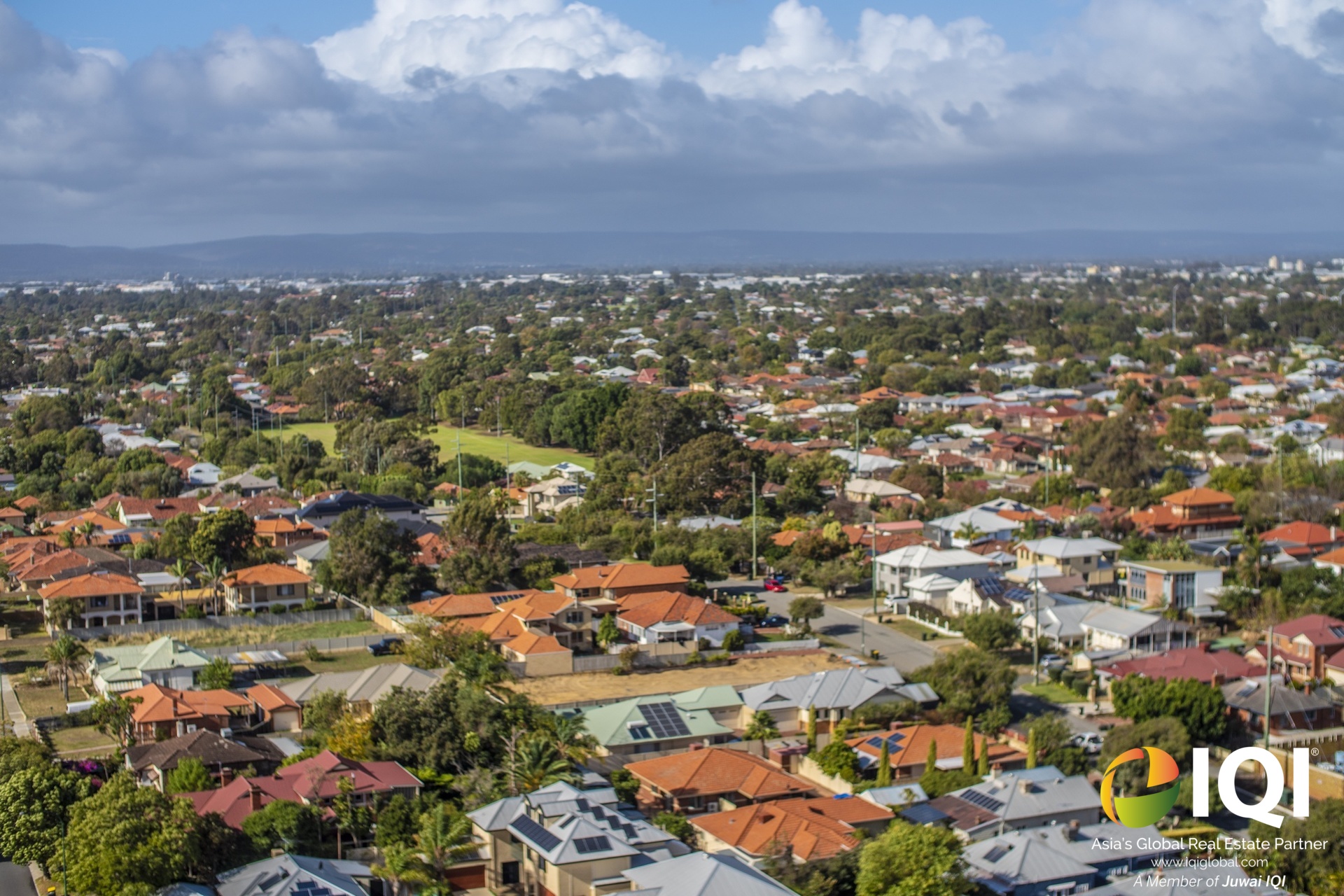 Sophisticated Urban Living with Sunrise Views image
