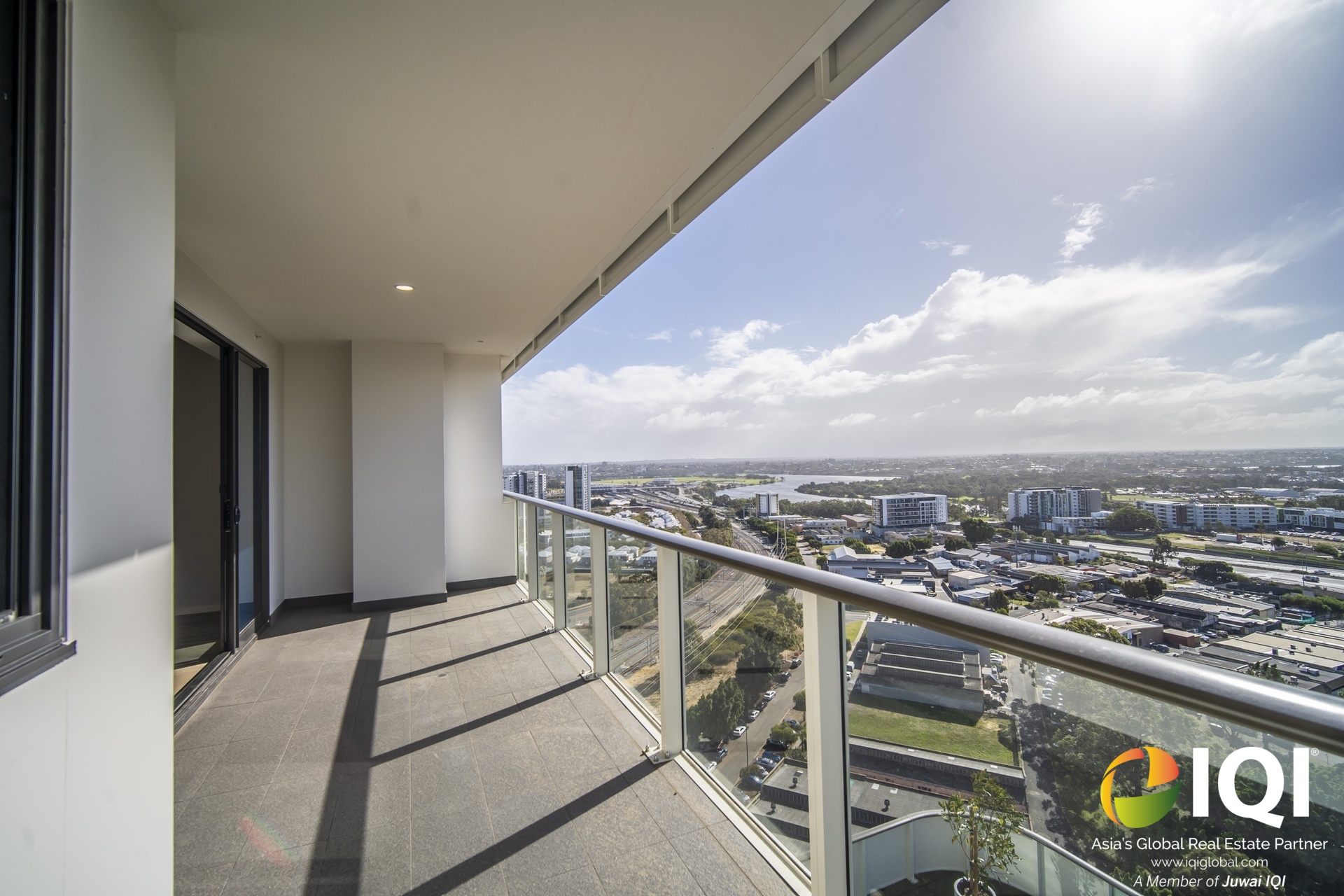 Sophisticated Urban Living with Sunrise Views image