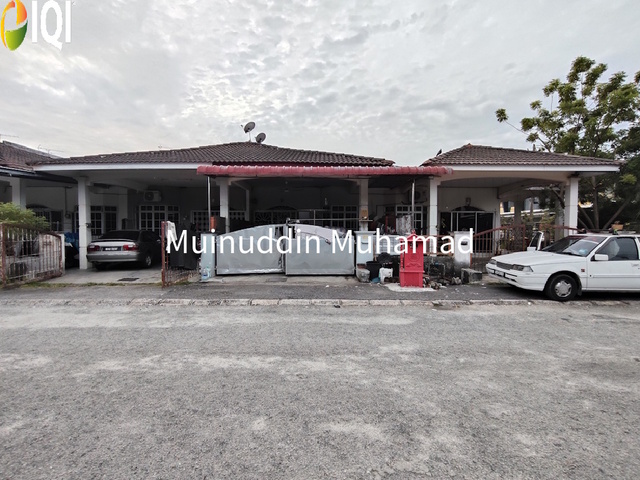 Taman Jelawat Teluk Intan image