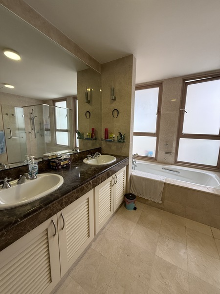 Hampshire Park Condominium