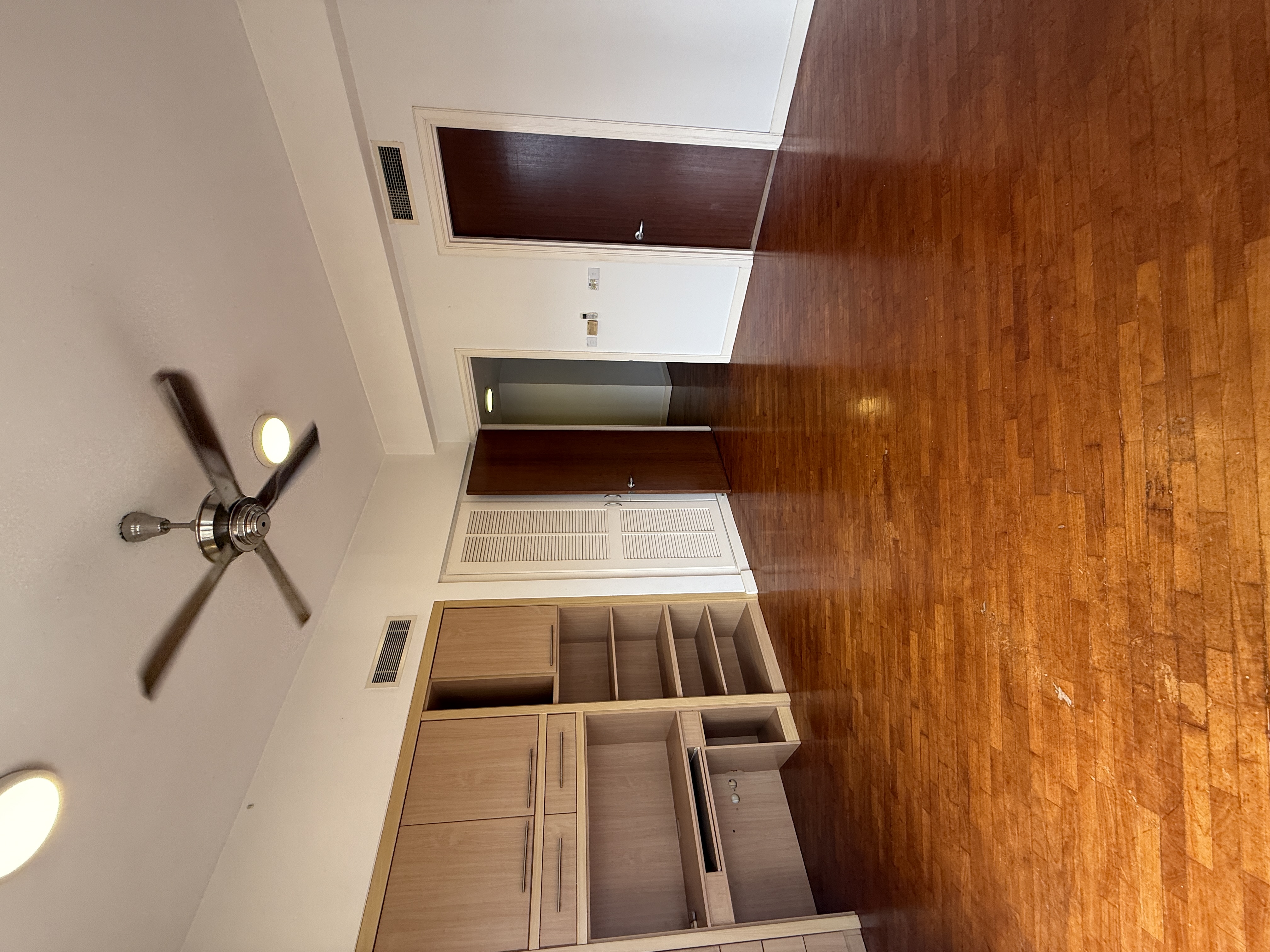 Hampshire Park Condominium image