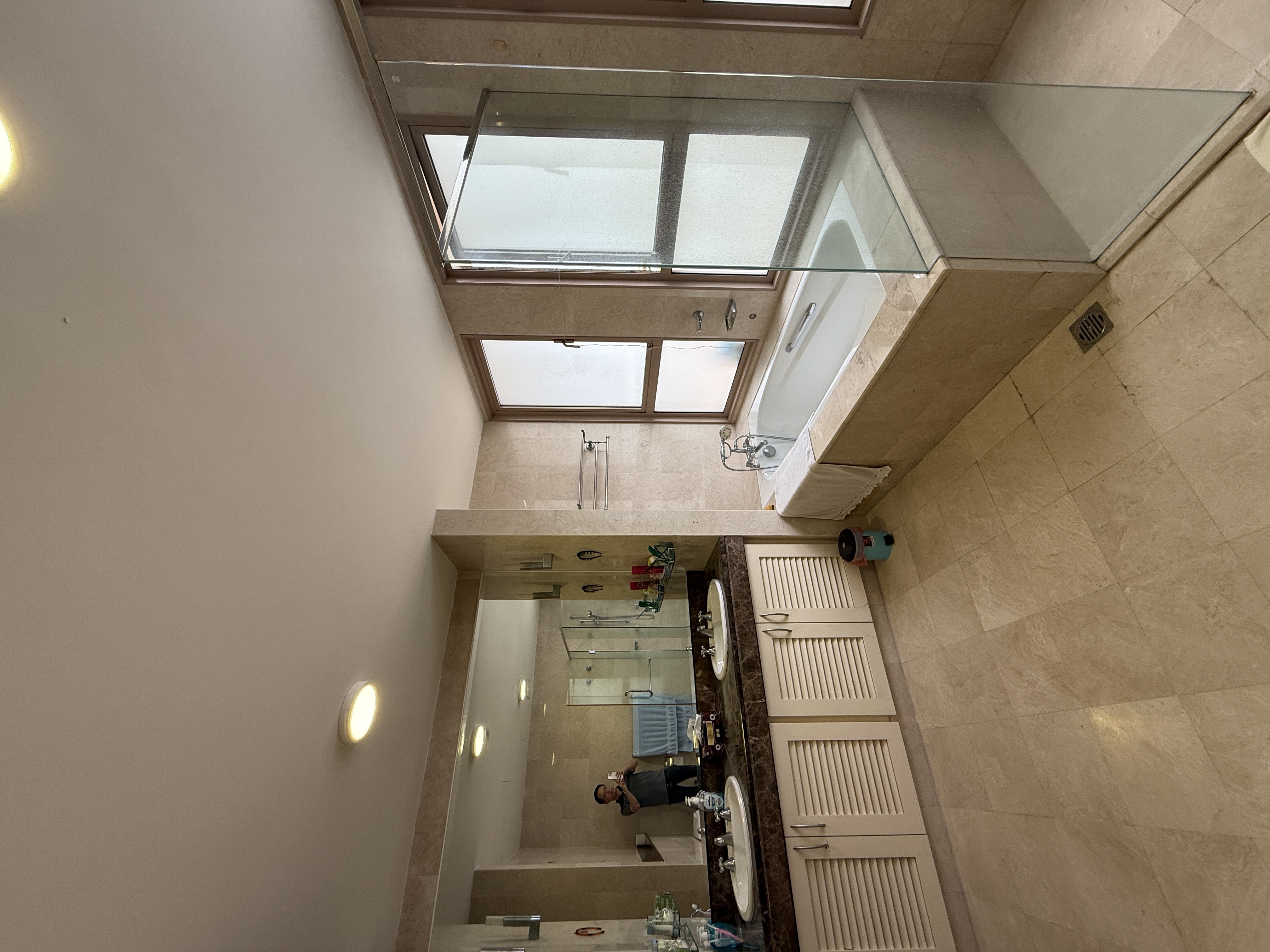 Hampshire Park Condominium image