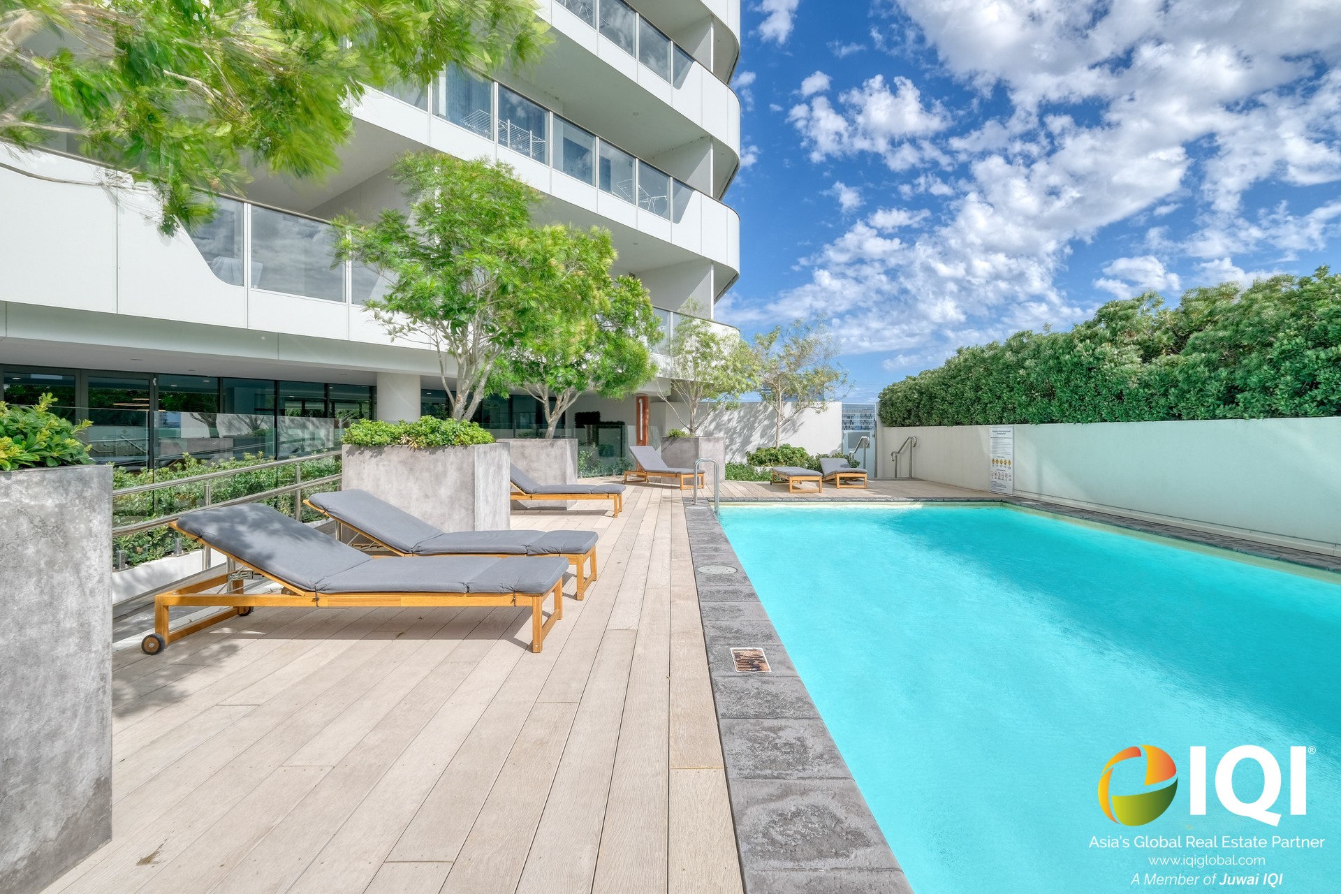 Live In The Beautiful Burswood Suburb Today! image