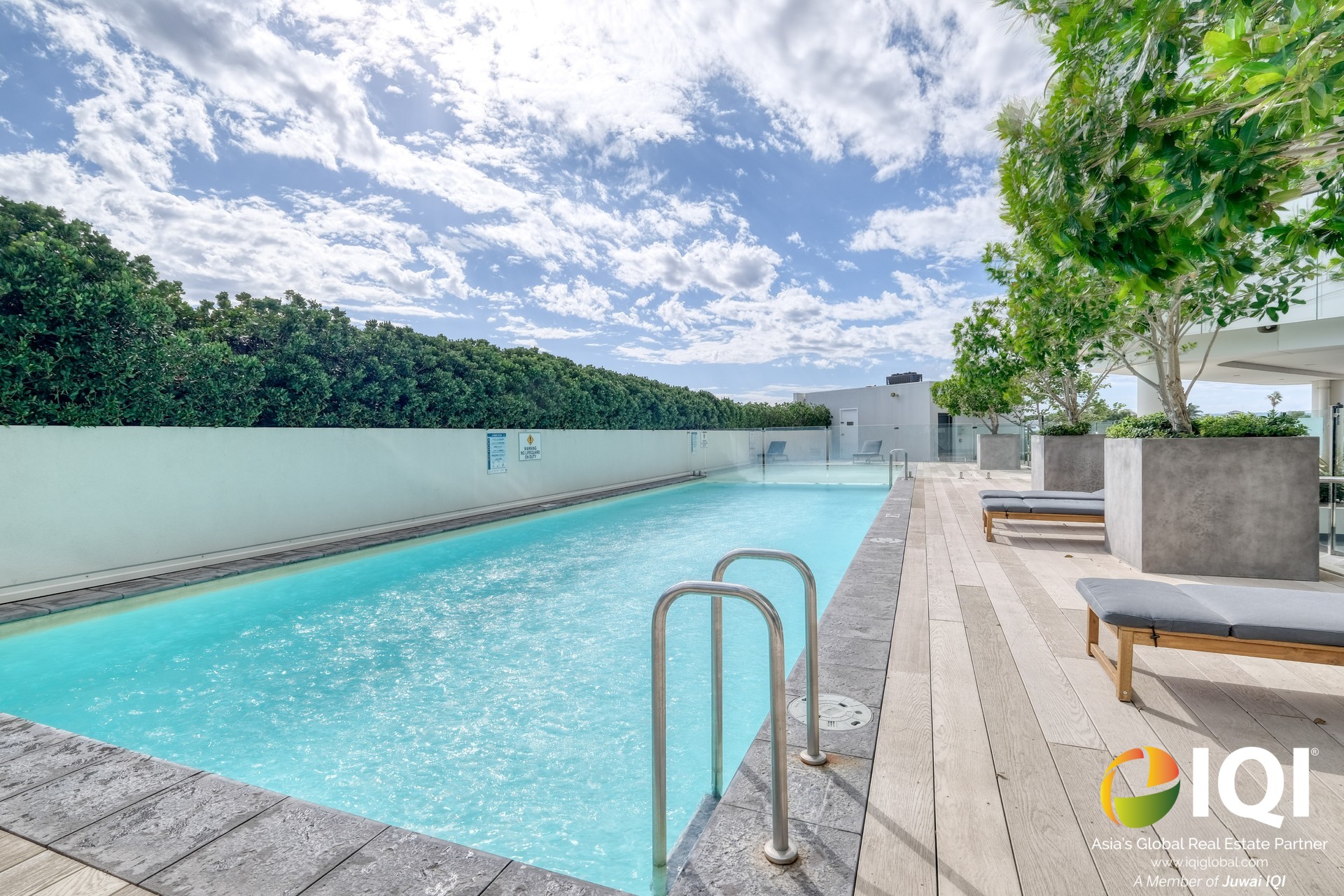 Live In The Beautiful Burswood Suburb Today! image