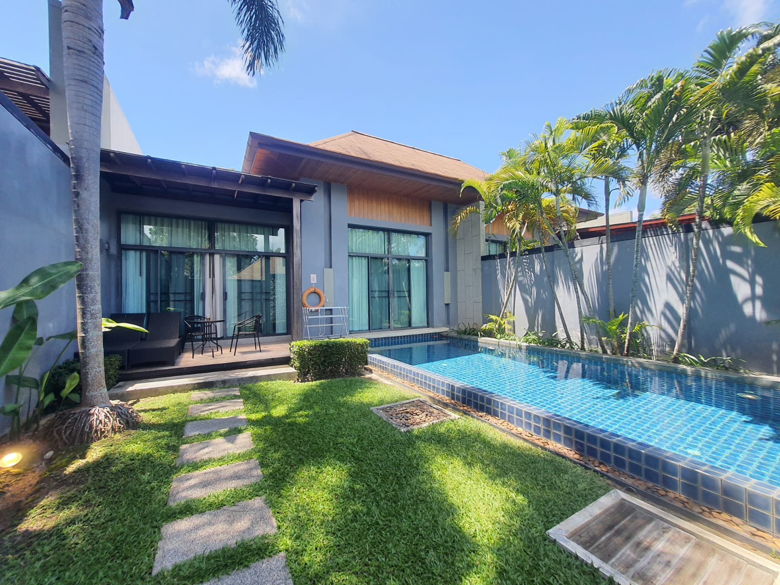 Modern Pool Villa near Nai Harn & Rawai image