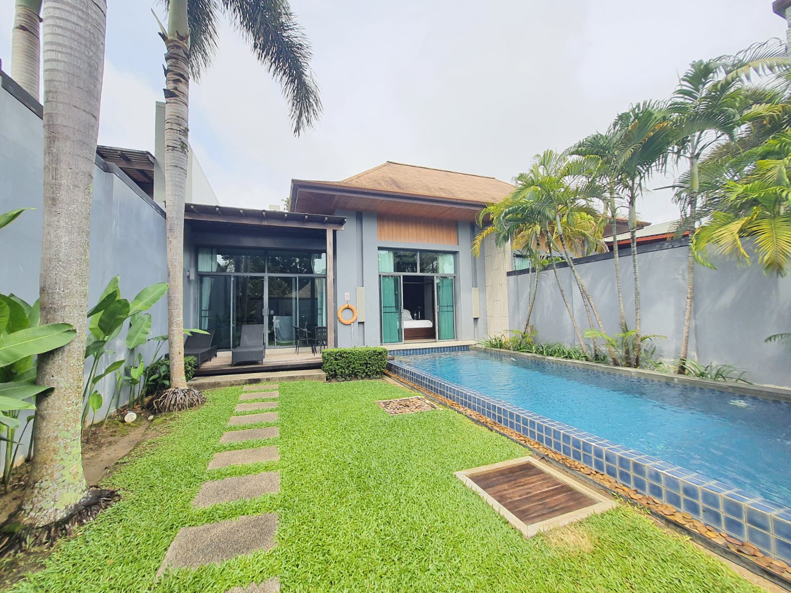Modern Pool Villa near Nai Harn & Rawai image
