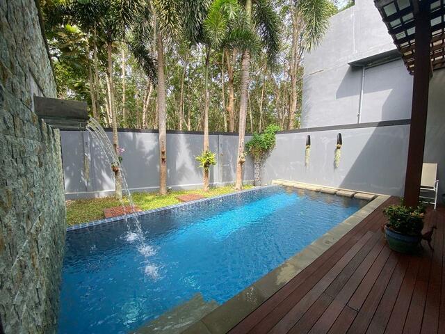Modern 2-Bedroom Pool Villa near Nai Harn & Rawai image
