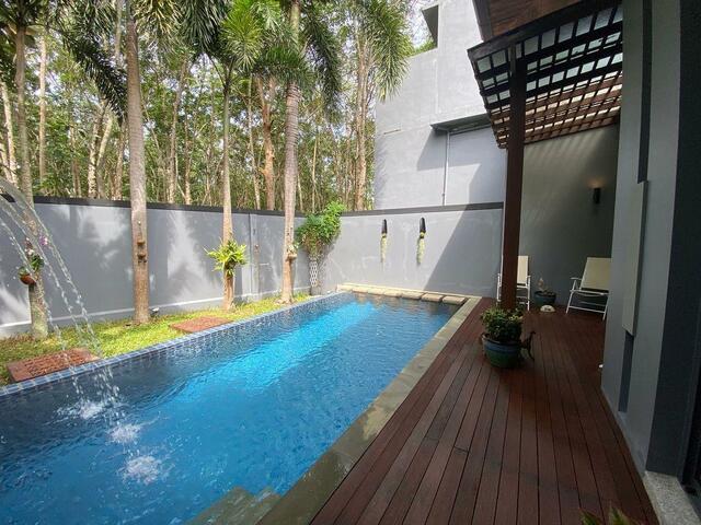 Modern 2-Bedroom Pool Villa near Nai Harn & Rawai image