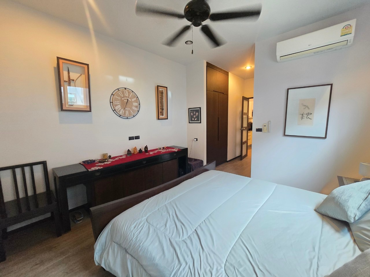 Modern 2-Bedroom Pool Villa near Nai Harn & Rawai image