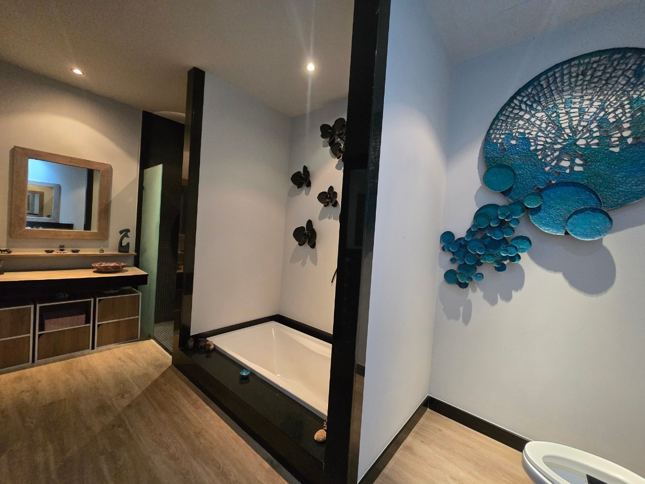 Modern 2-Bedroom Pool Villa near Nai Harn & Rawai image