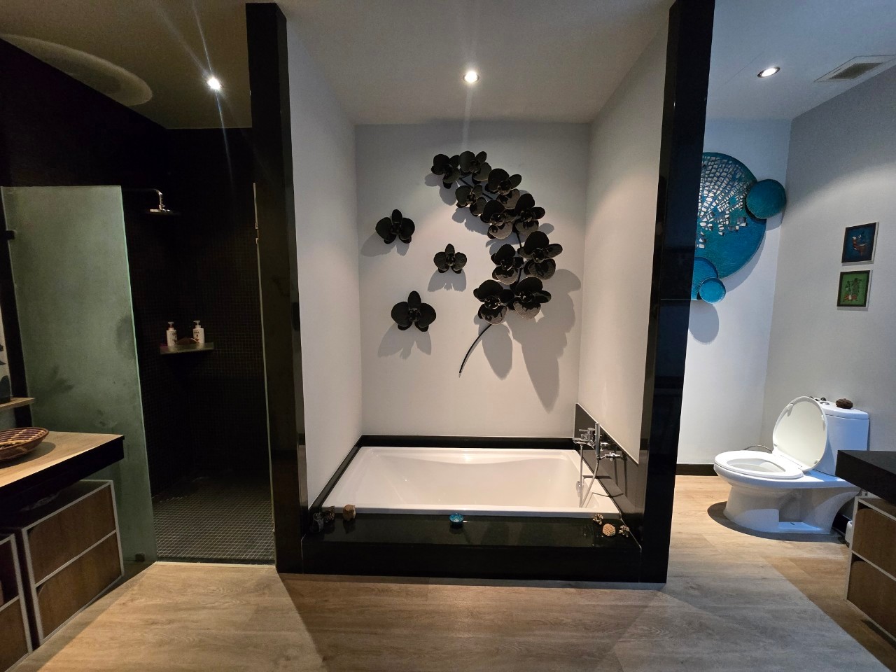 Modern 2-Bedroom Pool Villa near Nai Harn & Rawai image