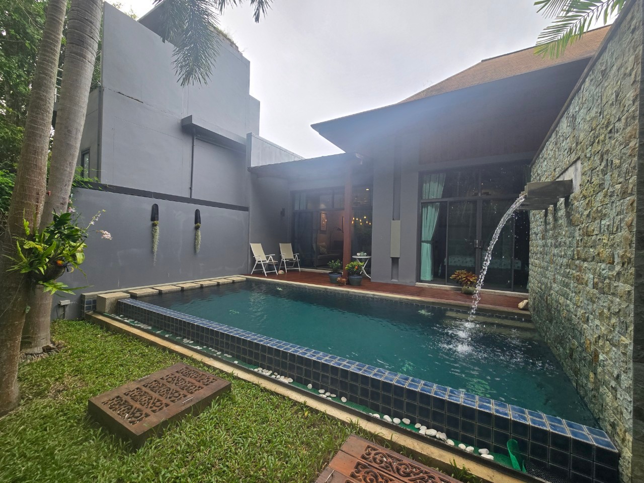 Modern 2-Bedroom Pool Villa near Nai Harn & Rawai image