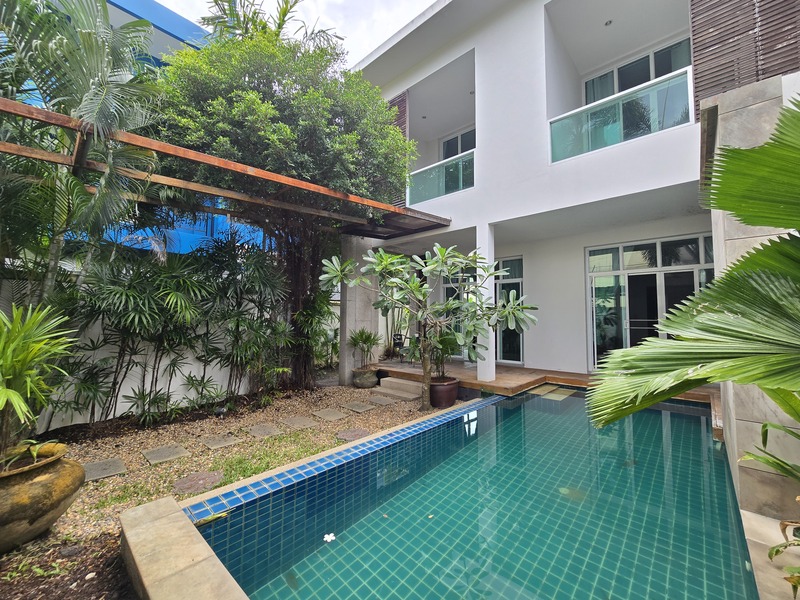 Modern Duplex Pool Condominium in Nai Harn – Corner Unit