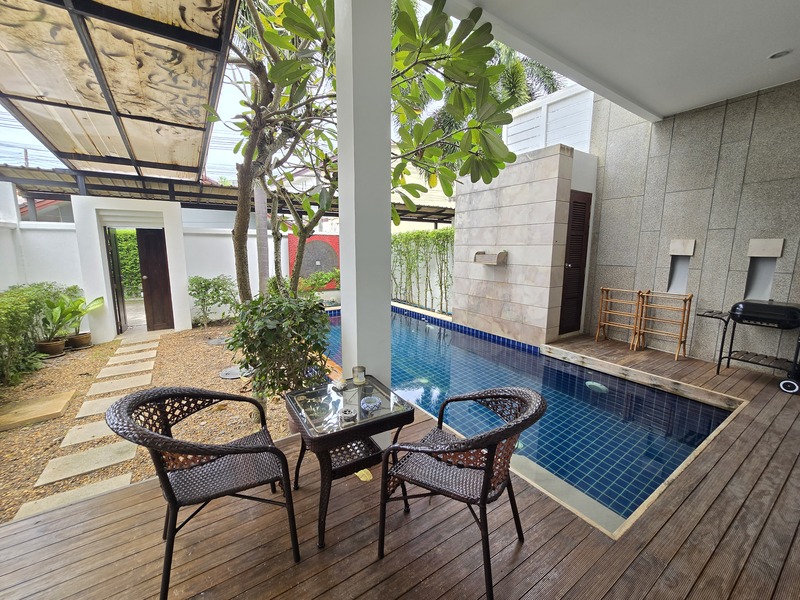 Spacious 3-Bedroom Duplex Condominium with Private Pool – Nai Harn, Phuket