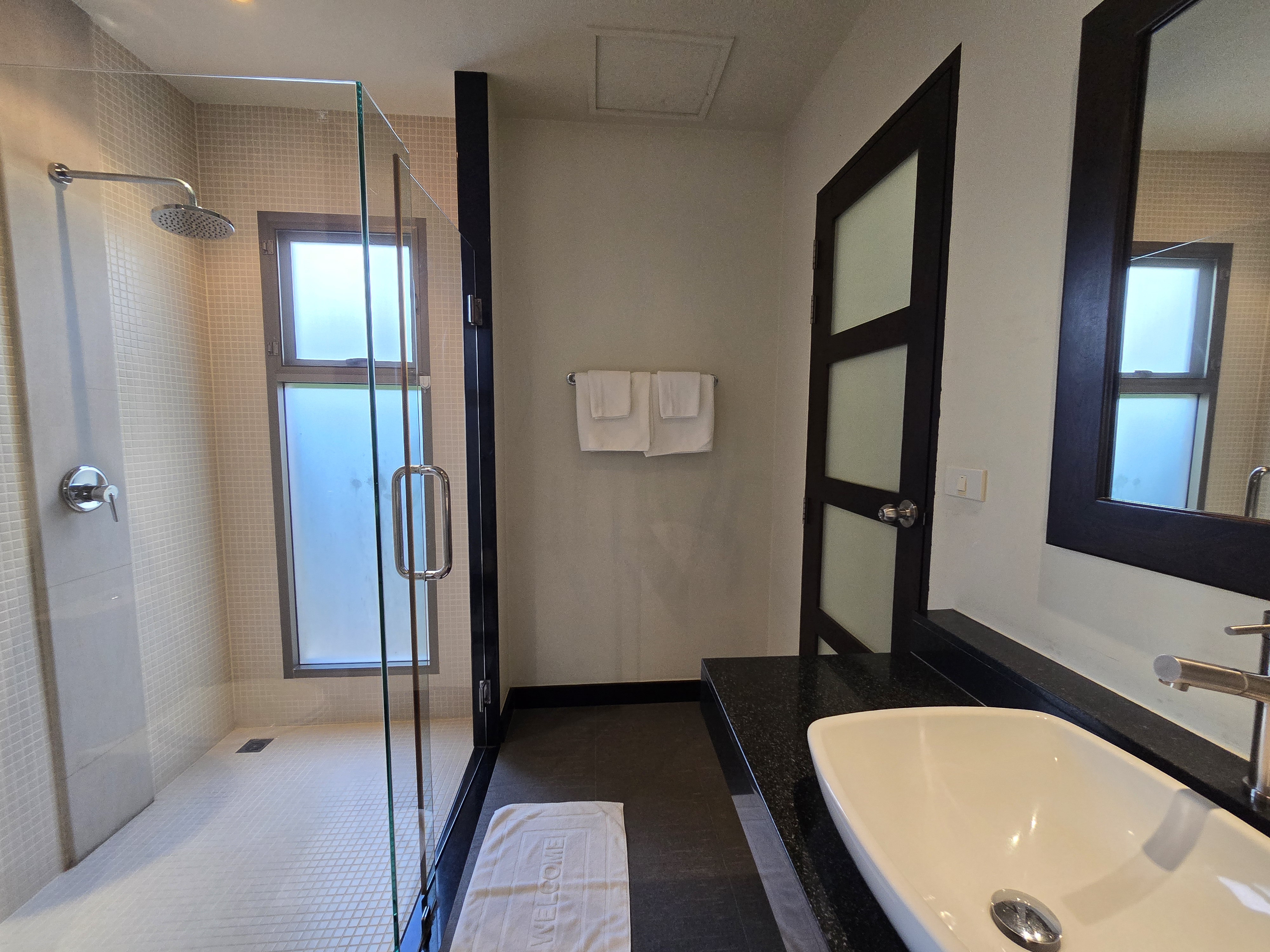 Elegant Oriental-Style 3-Bedroom Pool Villa – Nai Harn, South Phuket image