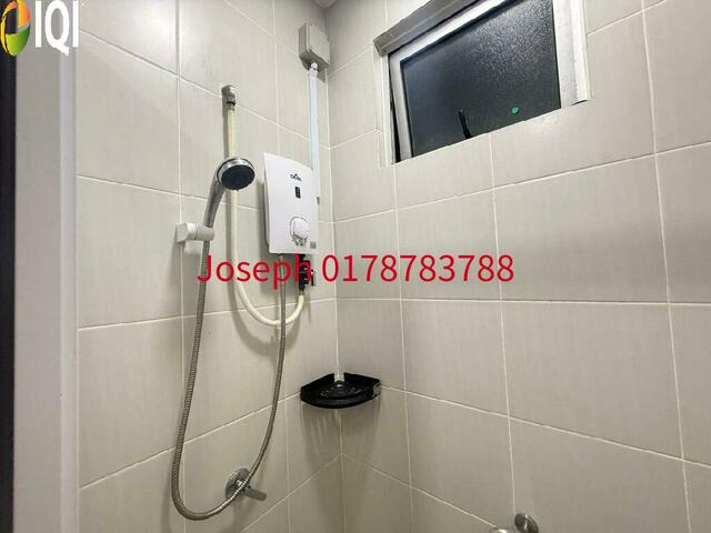 Meridin Bayvue Apartment image