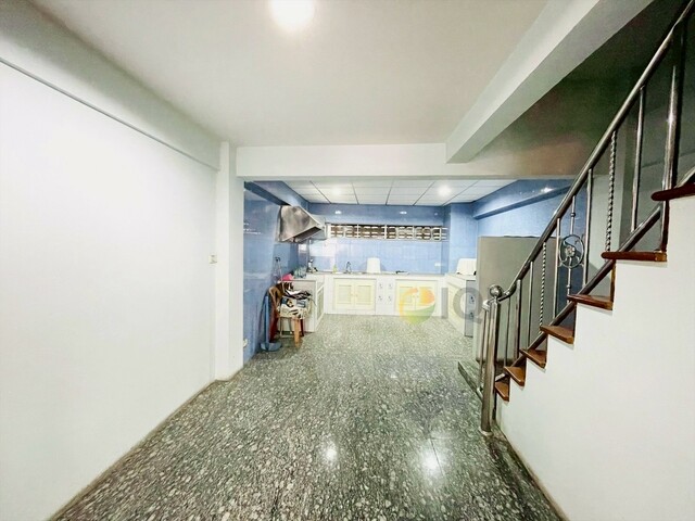 Commercial building for sale, 5 and a half storey, on Arun Amarin Road, good location, can do many kinds of business. image