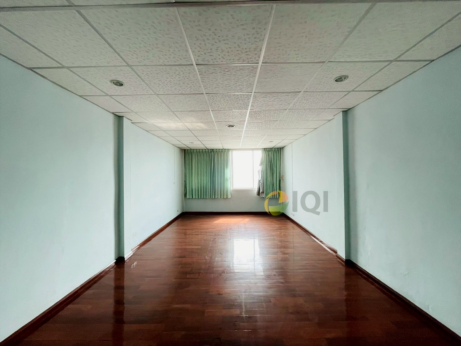 Commercial building for sale, 5 and a half storey, on Arun Amarin Road, good location, can do many kinds of business. image