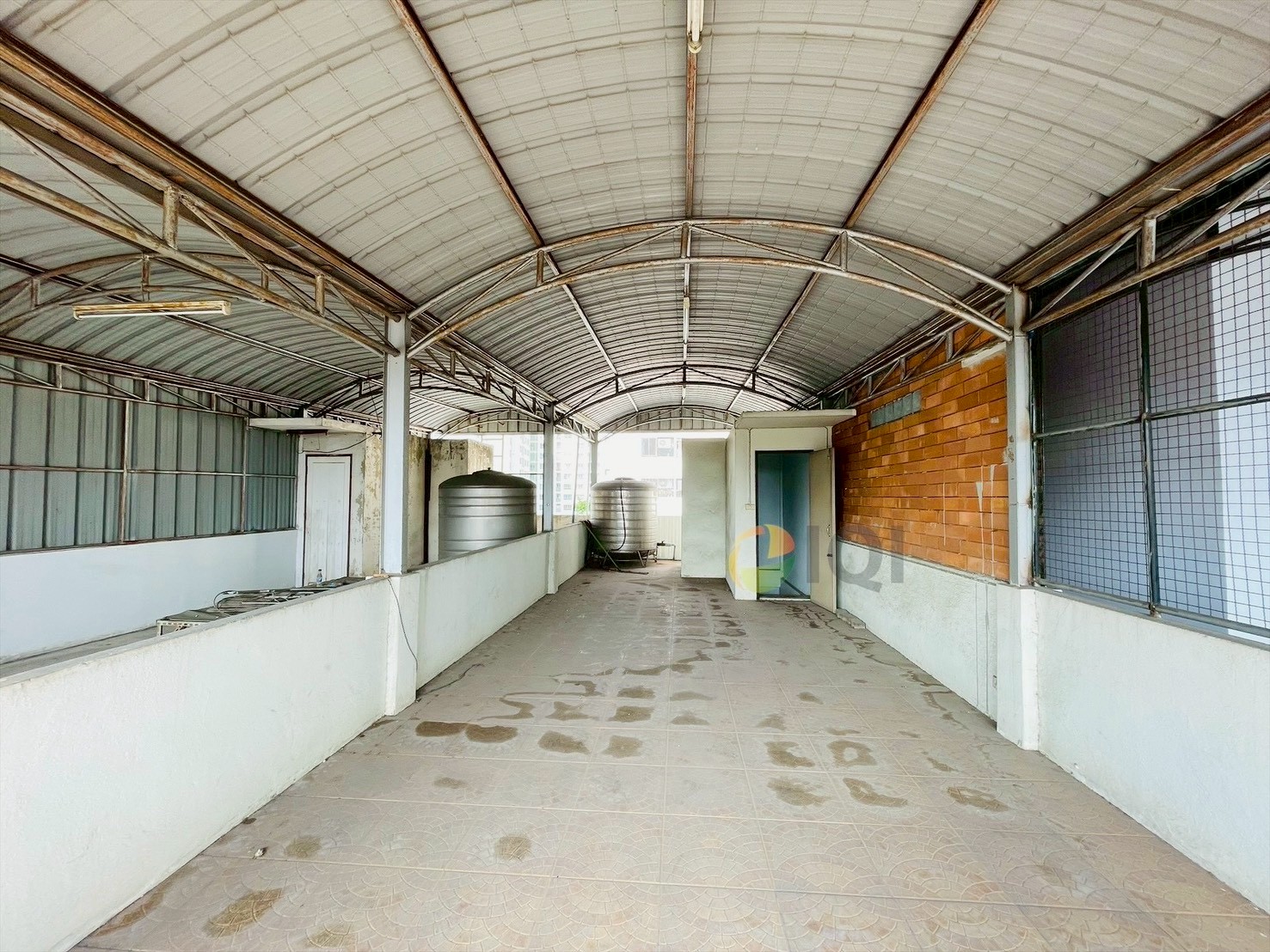 Commercial building for sale, 5 and a half storey, on Arun Amarin Road, good location, can do many kinds of business. image