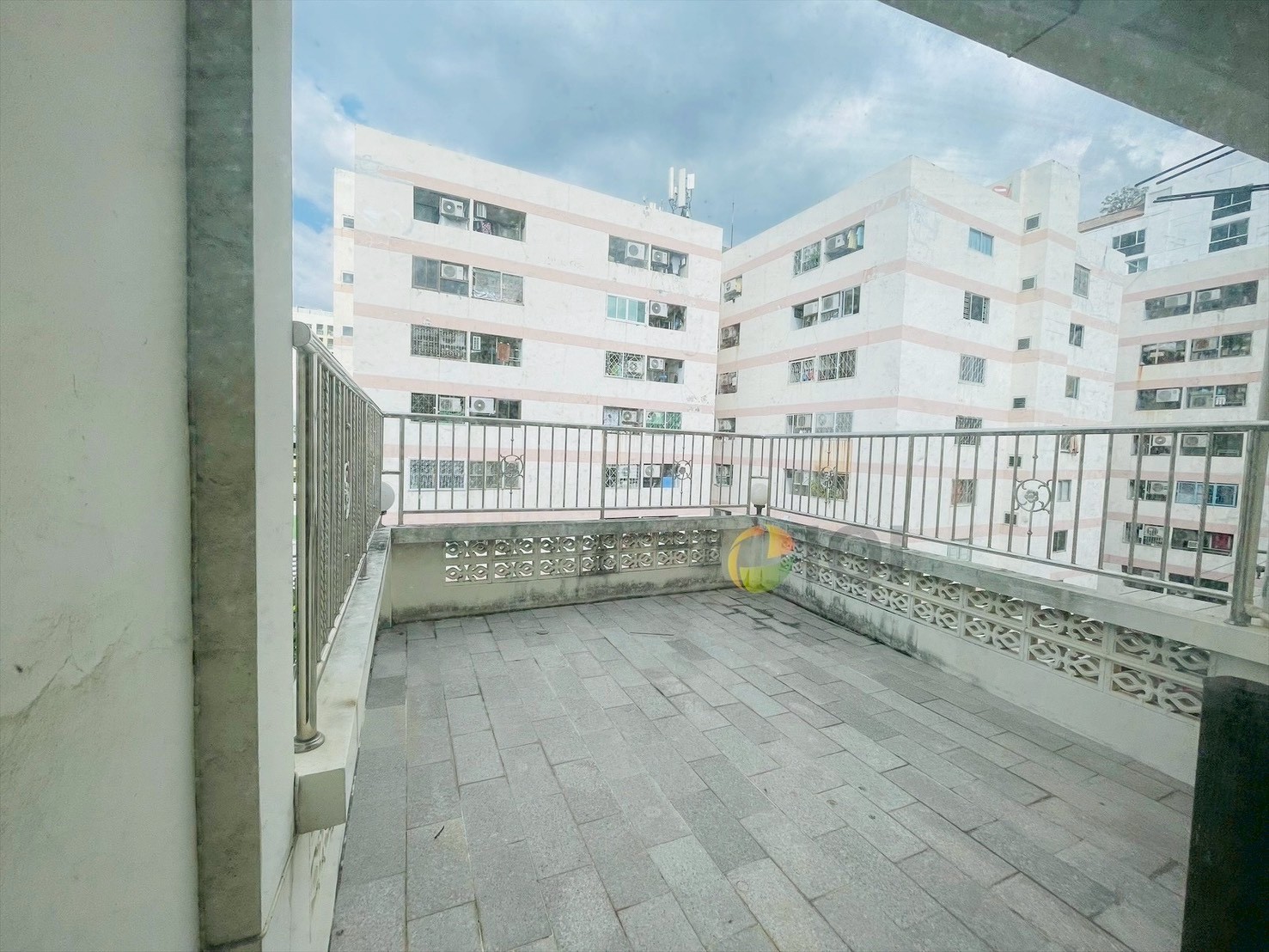 Commercial building for sale, 5 and a half storey, on Arun Amarin Road, good location, can do many kinds of business. image