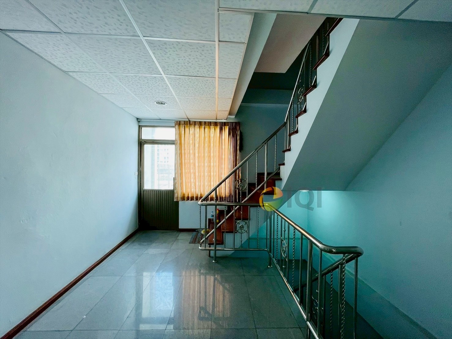 Commercial building for sale, 5 and a half storey, on Arun Amarin Road, good location, can do many kinds of business. image