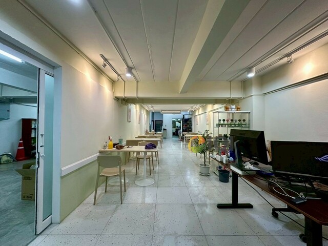 5 storey Commercial building for sale, 2 units, Nam Daeng - Bang Phli Road, near 2 electric train lines and near the expressway. image