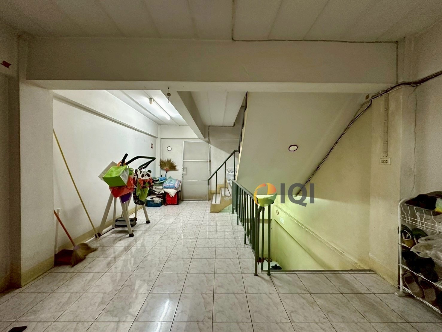 5 storey Commercial building for sale, 2 units, Nam Daeng - Bang Phli Road, near 2 electric train lines and near the expressway. image