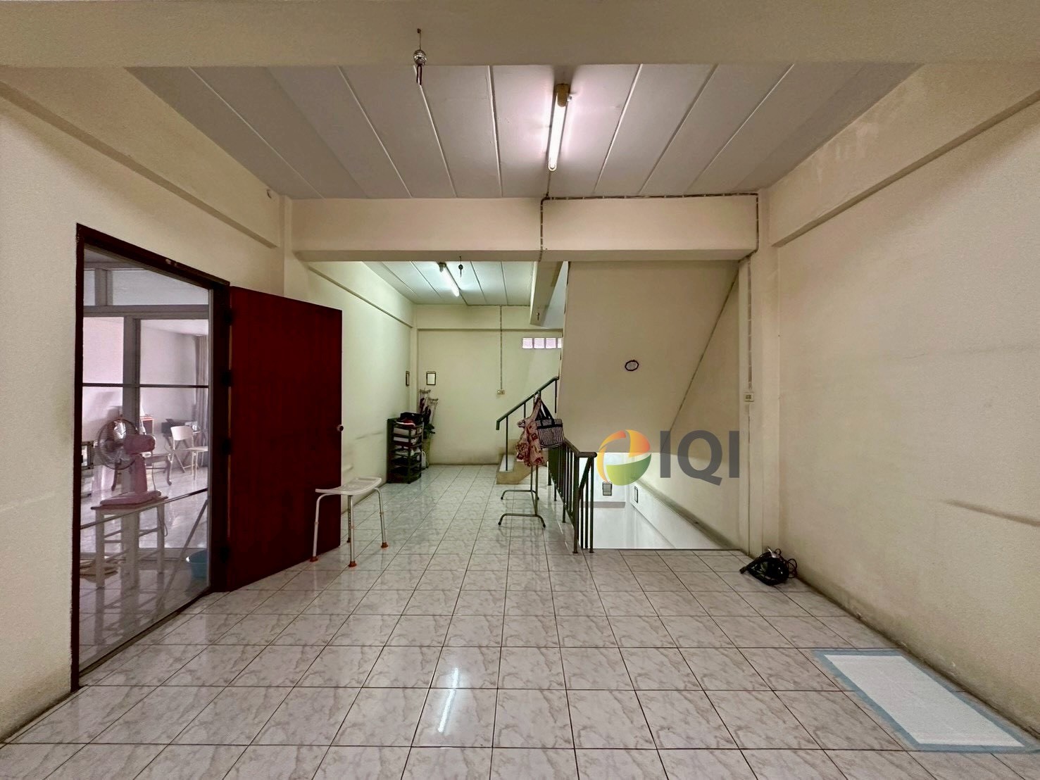 5 storey Commercial building for sale, 2 units, Nam Daeng - Bang Phli Road, near 2 electric train lines and near the expressway. image