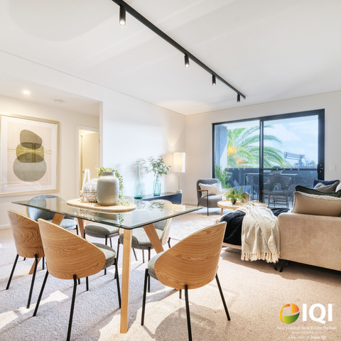 In the Heart of the South Perth Peninsula – Move In Ready Today! image