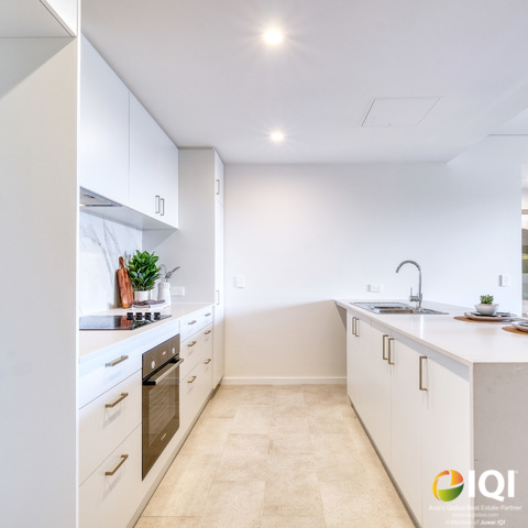 In the Heart of the South Perth Peninsula – Move In Ready Today! image