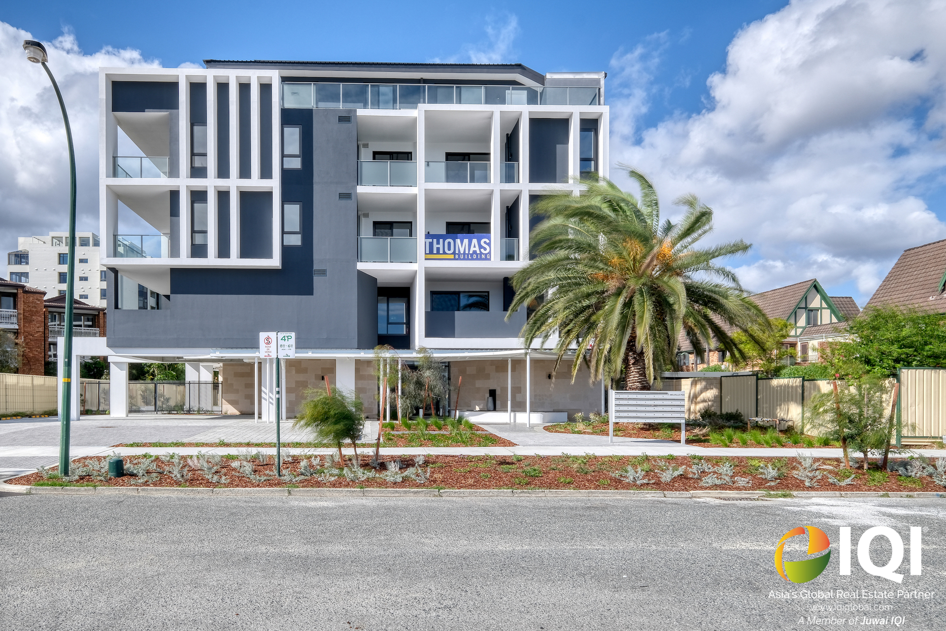 In the Heart of the South Perth Peninsula – Move In Ready Today! image
