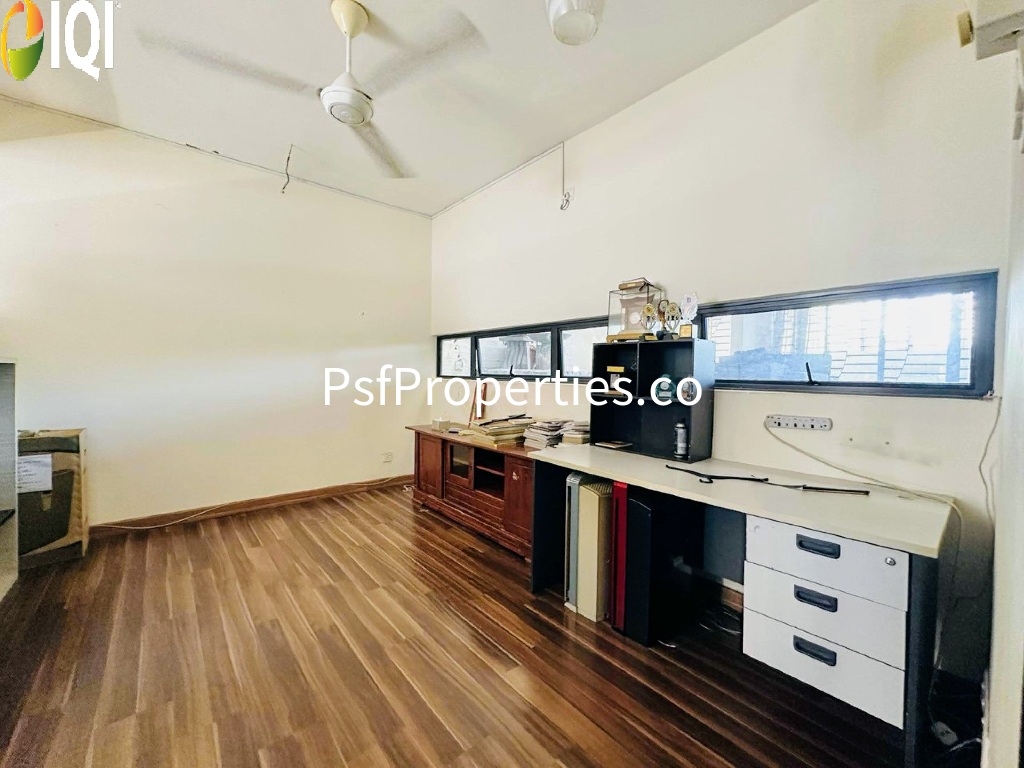 Jalan Elektron U16/58 image