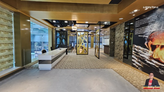 URGENT SALE! INTER-CORNER OFFICE @ KK Times Square | BELOW Market Value  photo