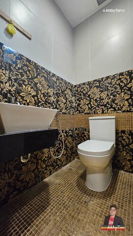 URGENT SALE! INTER-CORNER OFFICE @ KK Times Square | BELOW Market Value  image