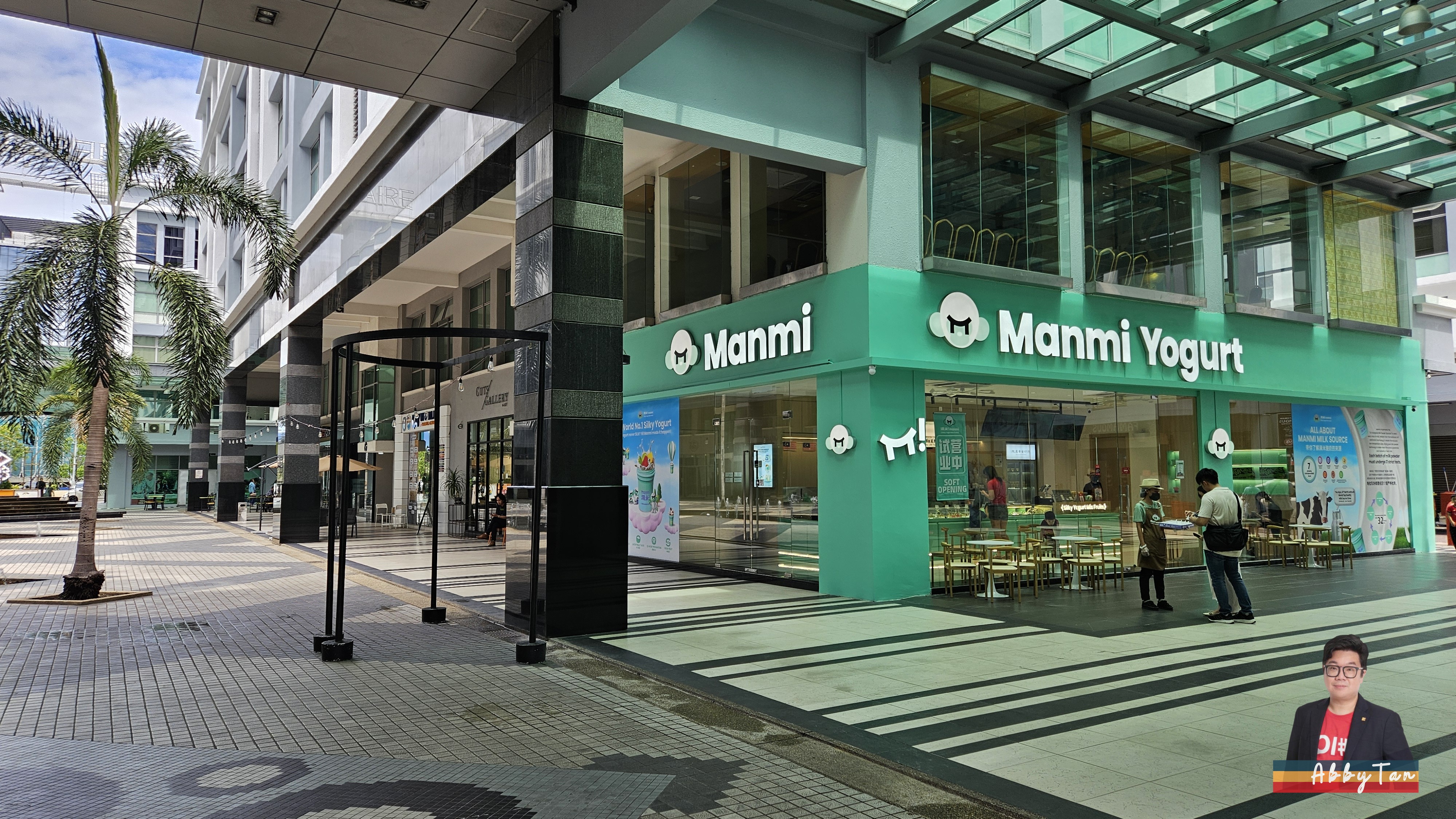 URGENT SALE! INTER-CORNER OFFICE @ KK Times Square | BELOW Market Value  image