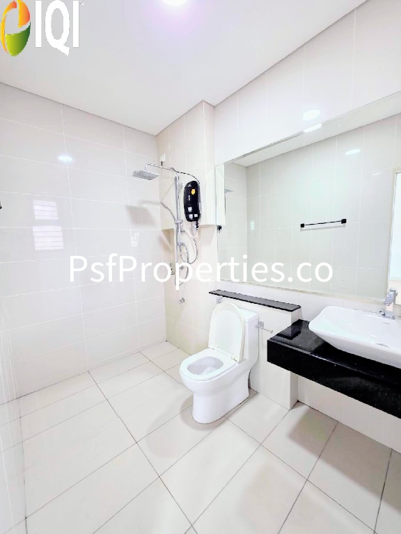 Elmina Valley 4 image