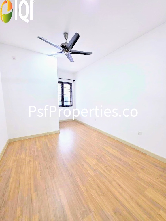 Elmina Valley 4 image