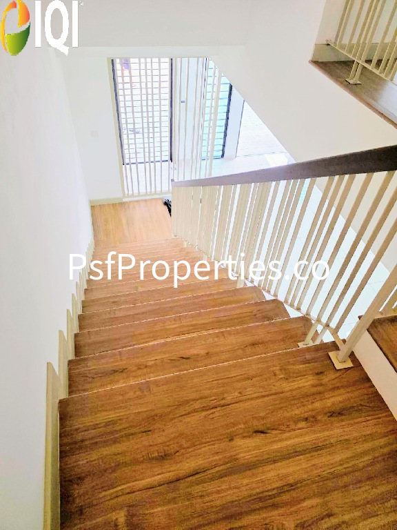 Elmina Valley 4 image