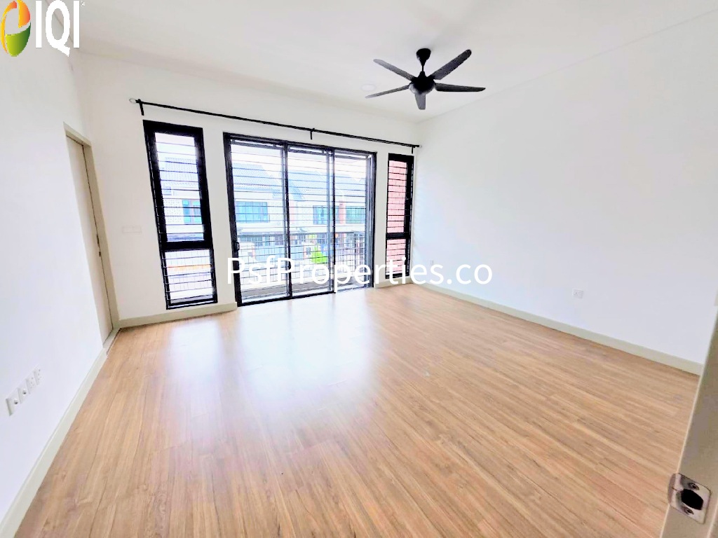 Elmina Valley 4 image