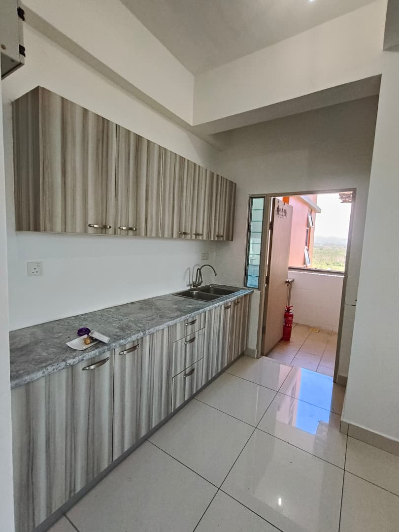 KINGFISHER PUTATAN CONDOMINIUM image