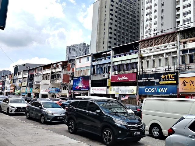 Jalan Mega Mendung image