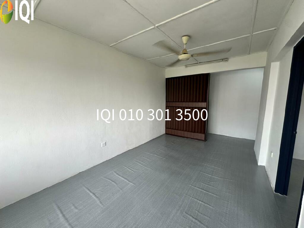 Pangsapuri Putra Damai image