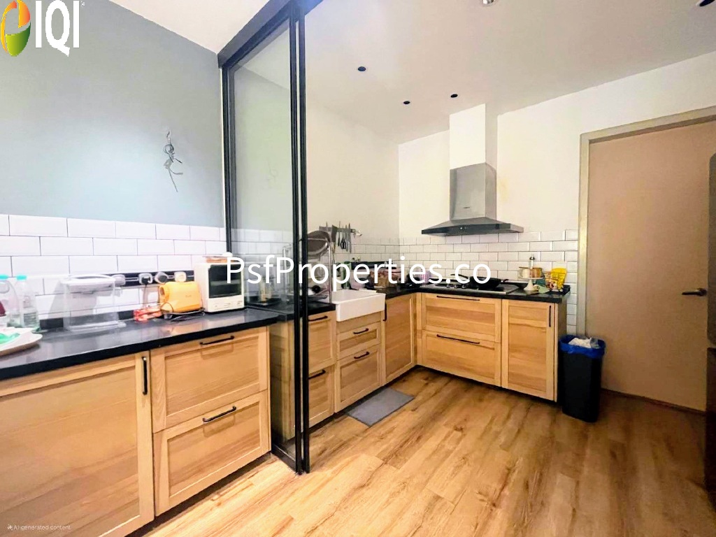 Elmina Valley 3 image