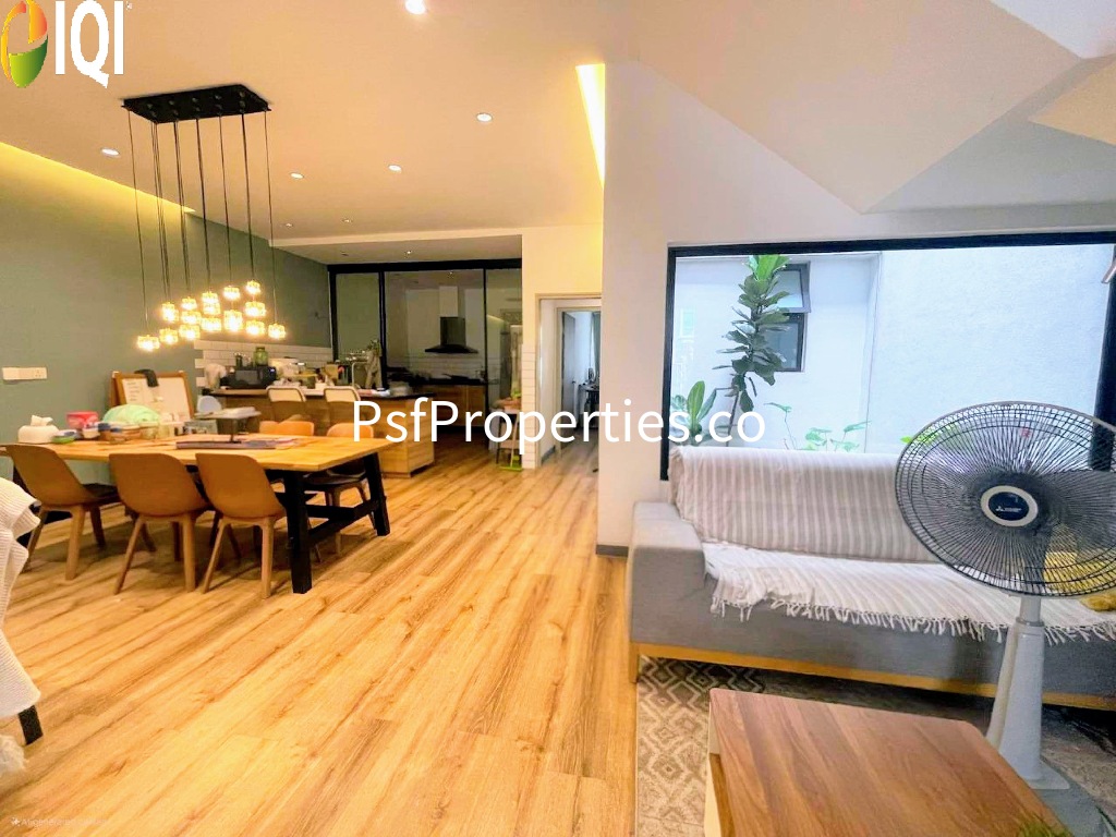 Elmina Valley 3 image