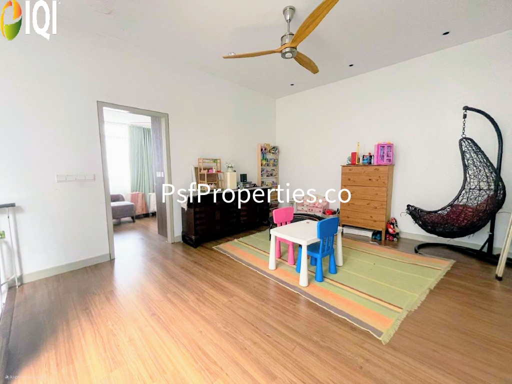 Elmina Valley 3 image