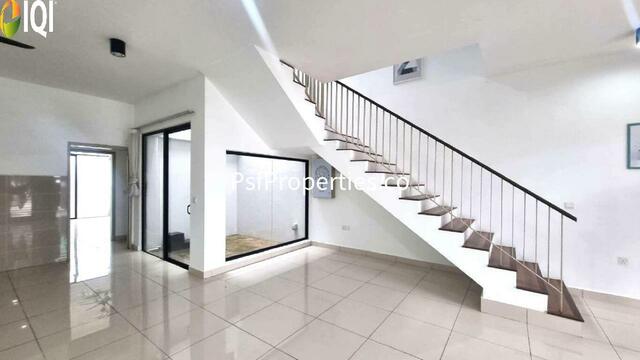 Elmina Valley 3 image