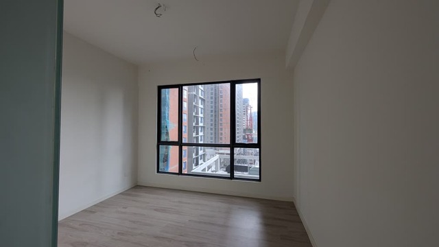 Emerald 9 Condominium image